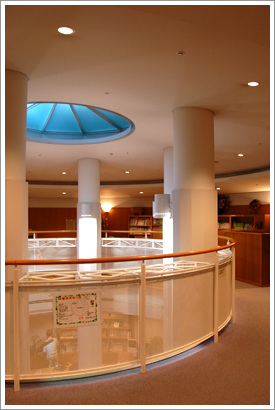 花の美術館の図書館